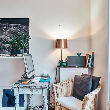 Cozy Small Artist Studio شقة *