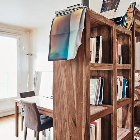 Cozy Small Artist Studio * Parijs