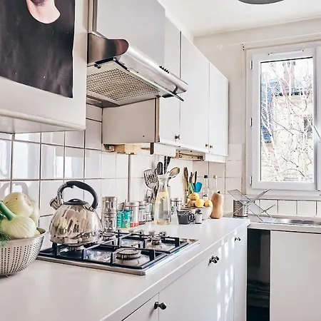 Appartement Cozy Small Artist Studio Parijs