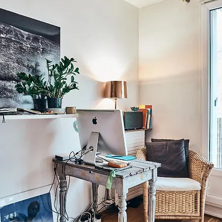 Cozy Small Artist Studio * Parijs