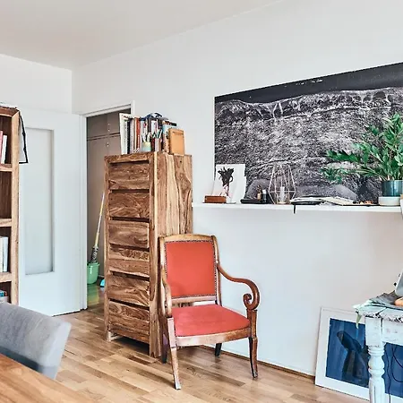 Cozy Small Artist Studio Appartement