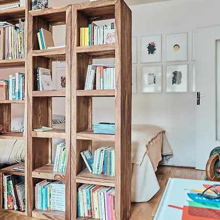 Cozy Small Artist Studio * Parijs