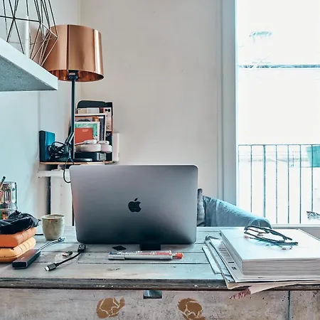 Cozy Small Artist Studio * Parijs