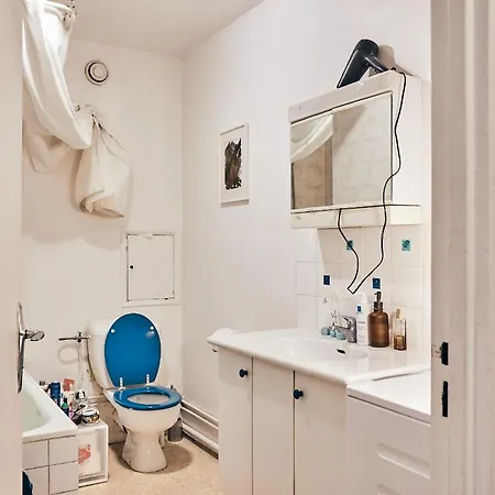 Cozy Small Artist Studio Appartement *